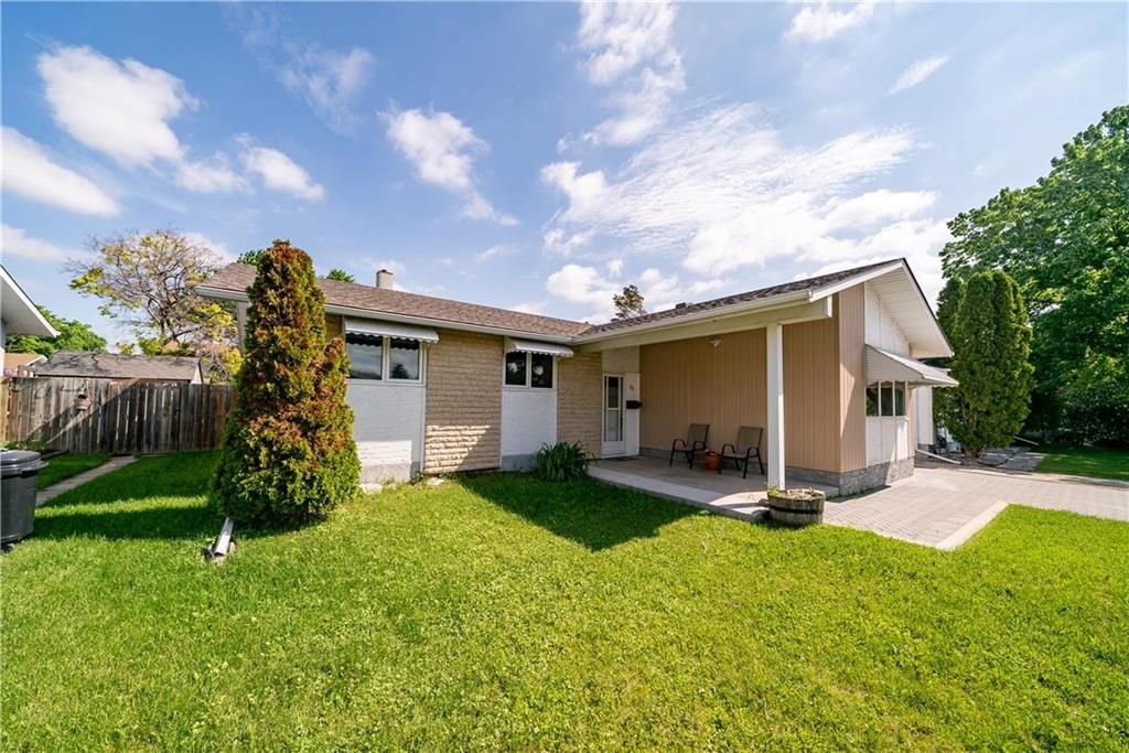 I have sold a property at 11 Brookhaven BAY in Winnipeg

